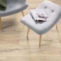   EGGER PRO CLASSIC Beige Melba Oak 8/33 4V Laminált padló EPL189