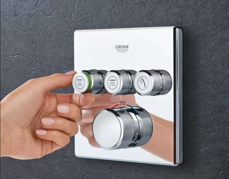 Grohe Grohtherm SmartControl falsík mögötti, termosztátos zuhanyrendszer szett